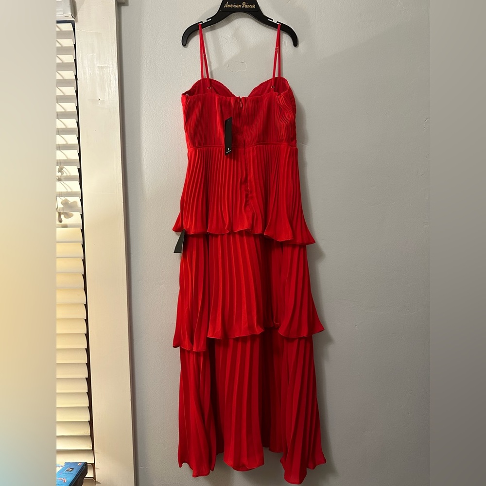 Lulus red tiered dress